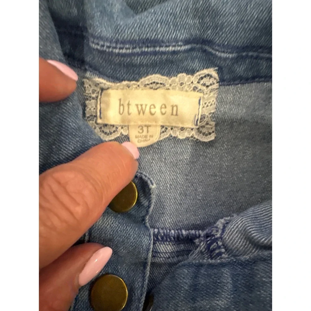 Btween Toddler Girls Blue Ruffle Shoulder Denim Jean Jacket Size 3T Medium Wash